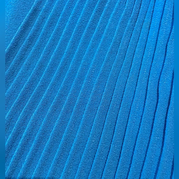 Reiss cobalt blue pleated skirt size 6 - Picture 3 of 4